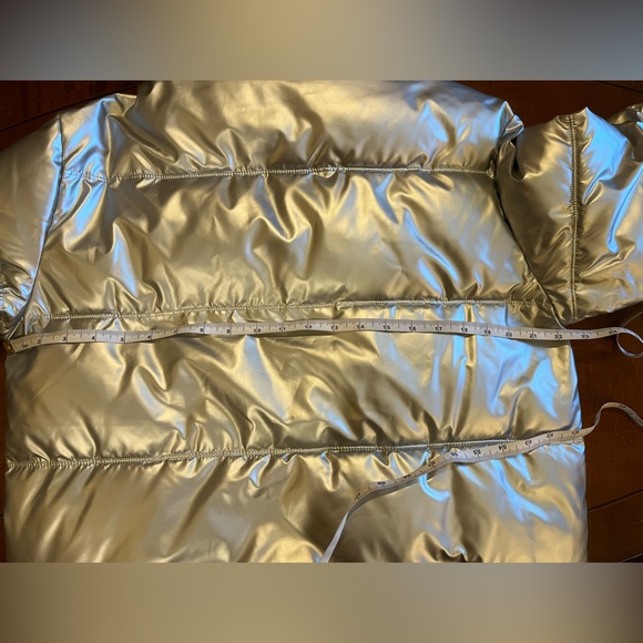 Topshop silver metallic puffer jacket. Elastic cuff insets. 2 pockets. Size M - Picture 9 of 10